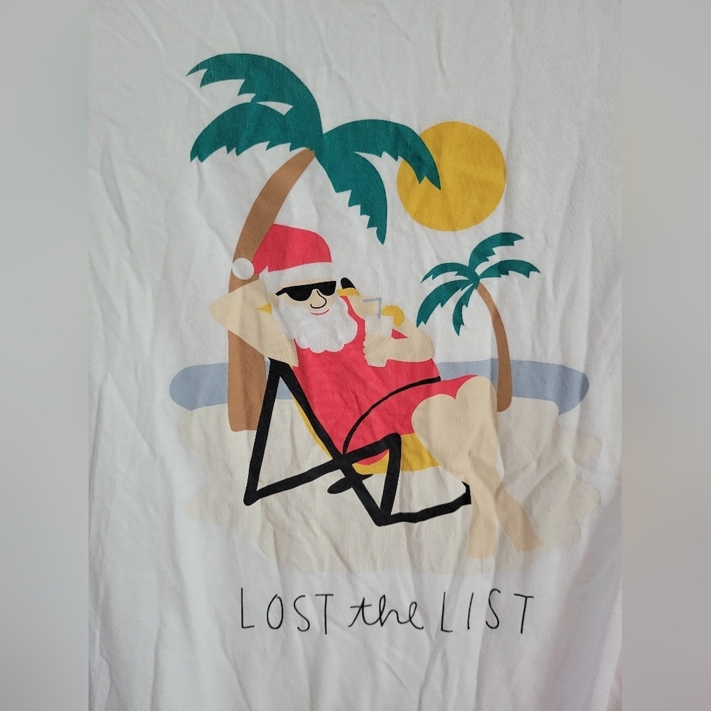 Old Navy Women's Lost the List Tropical Santa Tee Size XL - Picture 4 of 5